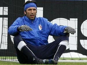 Буффон вже на полі Буффон вже на полі