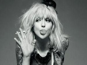 На Кортні Лав подала до суду ювелірна компанія На Кортні Лав подала до суду ювелірна компанія