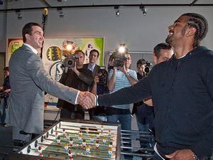 Команди Хея і Кличків не можуть поділити гроші Команди Хея і Кличків не можуть поділити гроші