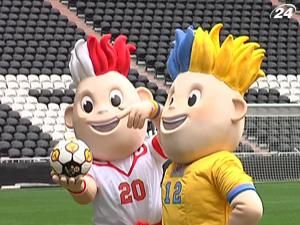 Після Львова талісмани Євро-2012 презентували у Донецьку Після Львова талісмани Євро-2012 презентували у Донецьку