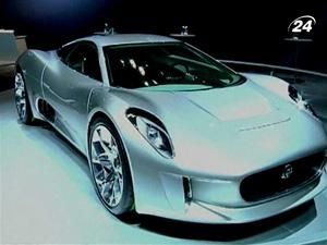 У Лос-Анджелесі відкрився один з найбільших автомобільних салонів У Лос-Анджелесі відкрився один з найбільших автомобільних салонів