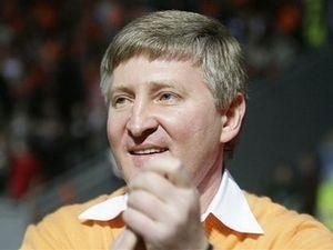 Ахметов зробив для Євро-2012 більше ніж Суркіс, - опитування Ахметов зробив для Євро-2012 більше ніж Суркіс, - опитування