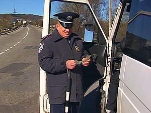 ДАІ погрожує забрати ліцензії у перевізників, які везуть в Київ підприємців ДАІ погрожує забрати ліцензії у перевізників, які везуть в Київ підприємців