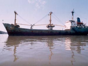 На Кіпрі заарештували старезне судно з українцями На Кіпрі заарештували старезне судно з українцями