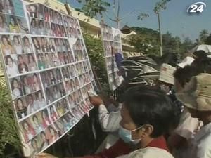 Кількість жертв тисняви на фестивалі води в Камбоджі перевищила 450 людей Кількість жертв тисняви на фестивалі води в Камбоджі перевищила 450 людей