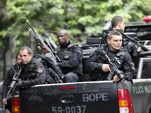 Ріо-де-Жанейро: поліція залучила шість танків на боротьбу із злочинцями Ріо-де-Жанейро: поліція залучила шість танків на боротьбу із злочинцями