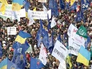 МВС: На Майдані 2 тисячі людей, а не 12 тисяч МВС: На Майдані 2 тисячі людей, а не 12 тисяч