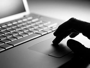 На Донеччині інтернет-коментаторів назвали ницими гомосексуалістами На Донеччині інтернет-коментаторів назвали ницими гомосексуалістами