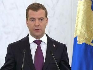 Медведєв закликав росіян робити зарядку Медведєв закликав росіян робити зарядку