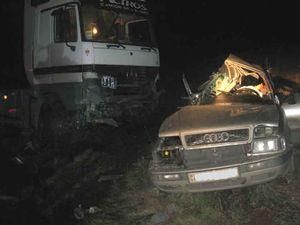 ДТП на Одещині: фура зіткнулась із "Ауді", двоє осіб загинуло ДТП на Одещині: фура зіткнулась із "Ауді", двоє осіб загинуло