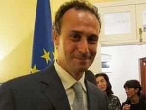 Франція відсторонила від посади консула у Гонконгу через крадіжку вина Франція відсторонила від посади консула у Гонконгу через крадіжку вина