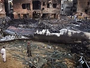 Українські пілоти у Пакистані свідомо направили літак на менш населені райони міста Українські пілоти у Пакистані свідомо направили літак на менш населені райони міста