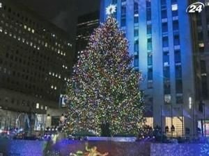 У Нью-Йорку відкрили головну різдвяну ялинку США