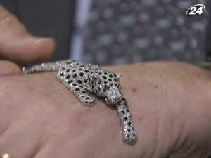 20 коштовностей герцогині Віндзорської продали за 12,4 млн. доларів 20 коштовностей герцогині Віндзорської продали за 12,4 млн. доларів