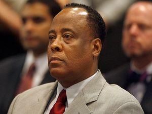 Батько Майкла Джексона подав повторний позов проти лікаря сина Батько Майкла Джексона подав повторний позов проти лікаря сина