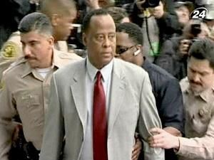 Батько Майкла Джексона знову подав до суду на лікаря Конрада Мюррея Батько Майкла Джексона знову подав до суду на лікаря Конрада Мюррея