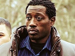 Уеслі Снайпса зобов’язали прийти у в’язницю і відсидіти 3 роки Уеслі Снайпса зобов’язали прийти у в’язницю і відсидіти 3 роки