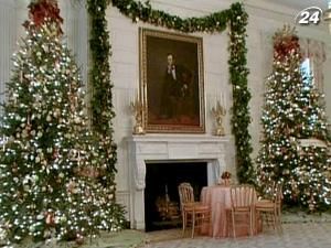 Білий дім прикрасили 19 ялинками - 2 грудня 2010 - Телеканал новин 24 Білий дім прикрасили 19 ялинками - 2 грудня 2010 - Телеканал новин 24