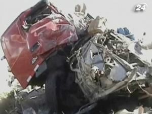 5 туристів з Європи загинули у ДТП в Перу 5 туристів з Європи загинули у ДТП в Перу