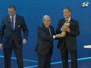 Росія виграла право провести футбольну першість у 2018 році Росія виграла право провести футбольну першість у 2018 році