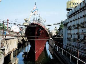 Інвестфонд Порошенко викупив 60% акцій "Севморзаводу" Інвестфонд Порошенко викупив 60% акцій "Севморзаводу"