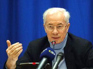 Азаров заборонив місцевій владі займатися політикою Азаров заборонив місцевій владі займатися політикою