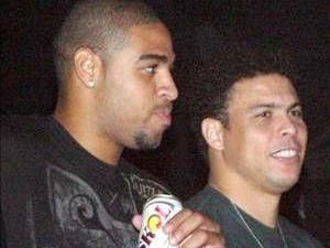 Роналдо: Адріану нещасливий у Римі Роналдо: Адріану нещасливий у Римі