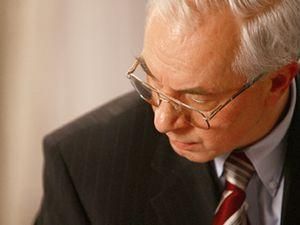 Азаров не хоче звільняти творців Податкового кодексу Азаров не хоче звільняти творців Податкового кодексу