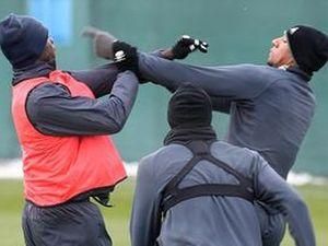 Гравці "Ман.Сіті" побилися на тренуванні Гравці "Ман.Сіті" побилися на тренуванні