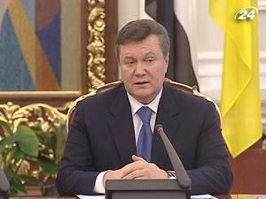 Янукович: На місці наметів ставимо йолку 