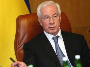 Азаров: У Києві ніхто не хоче підмітати вулиці за 1800 гривень Азаров: У Києві ніхто не хоче підмітати вулиці за 1800 гривень