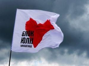 Міліція: у центрі Києва люди намагаються незаконно встановити сцену Міліція: у центрі Києва люди намагаються незаконно встановити сцену