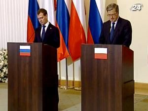 Польща і Росія відкривають нову сторінку у своїх відносинах Польща і Росія відкривають нову сторінку у своїх відносинах