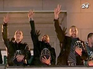 Серби продовжують святкувати перемогу у тенісному турнірі Davis Cup Серби продовжують святкувати перемогу у тенісному турнірі Davis Cup