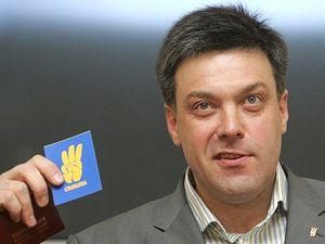 Політолог: Влада умисно піарить Тягнибока Політолог: Влада умисно піарить Тягнибока