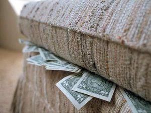 Українці запасли 5,2 млрд. доларів протягом осені Українці запасли 5,2 млрд. доларів протягом осені