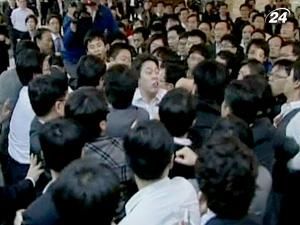 В Південній Кореї побилися депутати парламенту 