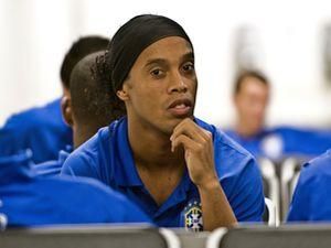 Роналдінью може перейти у "Ліверпуль" Роналдінью може перейти у "Ліверпуль"