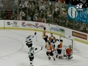 "Сан-Хосе" виграло матч, поступаючись "Філадельфії" з рахунком 1:4 "Сан-Хосе" виграло матч, поступаючись "Філадельфії" з рахунком 1:4