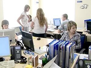 Набирати нових співробітників планують лише третина компаній Набирати нових співробітників планують лише третина компаній