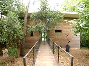 Дерев’яний будинок у серці лісу - ідеальне місце для родини архітектора Дерев’яний будинок у серці лісу - ідеальне місце для родини архітектора