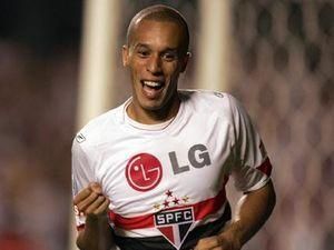 "Атлетіко" хоче придбати захисника "Сан-Паулу" "Атлетіко" хоче придбати захисника "Сан-Паулу"