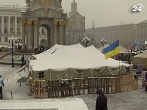 МВС: мітингуючі пошкодили Майдан Незалежності на 212 тисяч гривень МВС: мітингуючі пошкодили Майдан Незалежності на 212 тисяч гривень