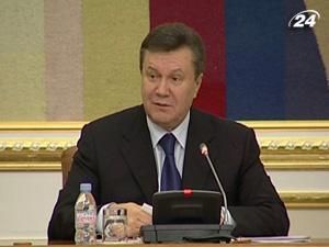 Президент не дає чиновникам розслабитись Президент не дає чиновникам розслабитись