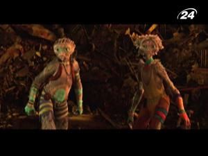 "Мами застрягли на Марсі": їсти солодощі та бешкетувати - улюблені заняття Майло "Мами застрягли на Марсі": їсти солодощі та бешкетувати - улюблені заняття Майло