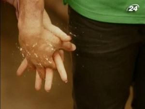 Вийшов відеокліп до пісні М.Джексона Hold my hand Вийшов відеокліп до пісні М.Джексона Hold my hand