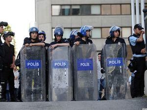 Чотири саморобні бомби одночасно вибухнули у Стамбулі Чотири саморобні бомби одночасно вибухнули у Стамбулі