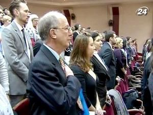 79 добровольців Корпусу Миру США склали присягу в Україні 79 добровольців Корпусу Миру США склали присягу в Україні