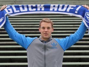 "Шальке" пропонує Нойєру новий контракт "Шальке" пропонує Нойєру новий контракт