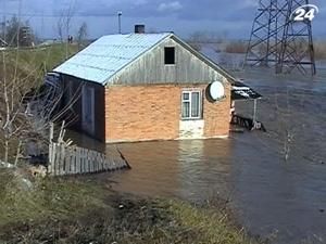 Рівень води у Тисі сягнув максимально дозволеної позначки Рівень води у Тисі сягнув максимально дозволеної позначки